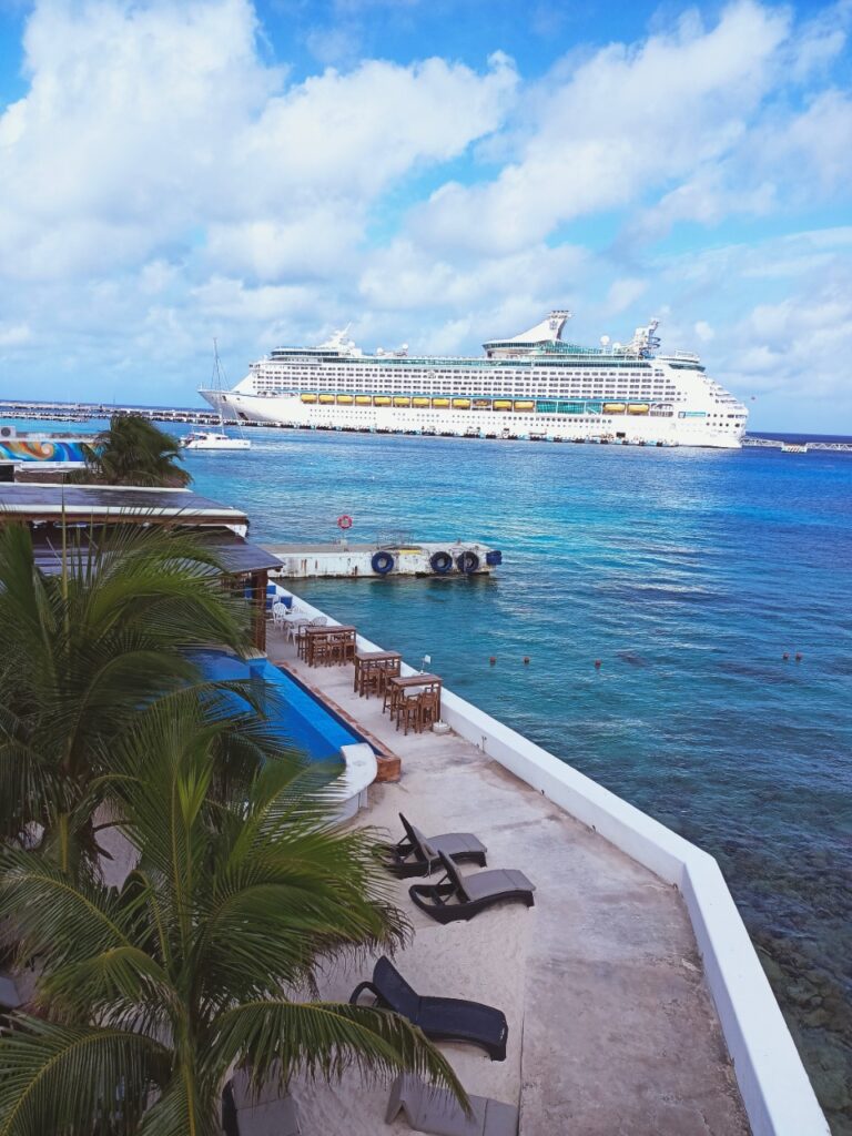 Cozumel mantiene un incremento progresivo en el arribo de cruceros: APIQROO