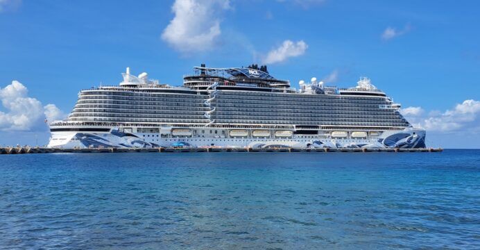 Llega el crucero “Norwegian Prima” por primera vez a Cozumel