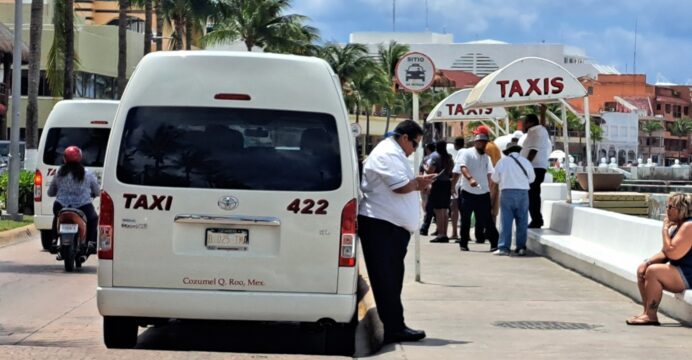 Son taxistas acaparadores; quieren todo para ellos al solicitar 30% de  aumento a tarifas y 100 concesiones más