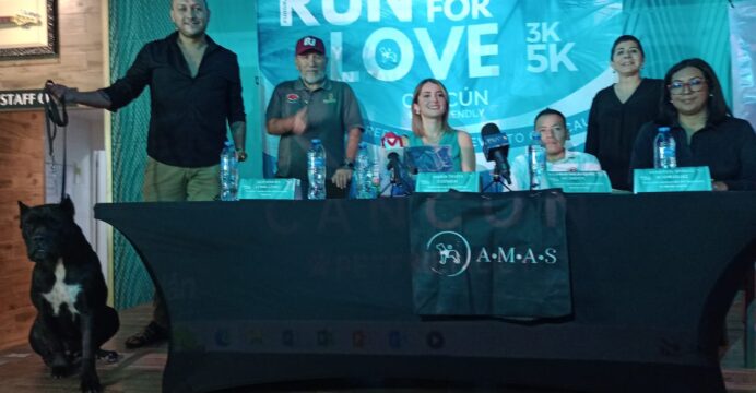 Alejandro Aceves con la mascota “Gea”, Gabriel Aguiñaga, María Teista, Ricardo Prudente, Oneyda Flores y Nayely Rodríguez, los anfitriones.