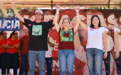 Atenea Gómez Ricalde celebra triunfo con las familias de los poblados de Zona Agrícola y Francisco May