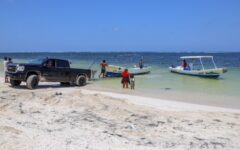 Resguardan barcos en Puerto Morelos ante la llegada de “Beryl”