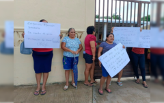 Madres toman una primaria de Felipe Carrillo Puerto en protesta por falta de maestros