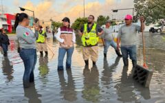 Estefanía Mercado atiende las zonas afectadas de Villas del Sol tras el paso de “Sara”