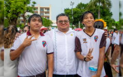 Chacón encabeza en Cozumel desfile cívico-deportivo por el 114 aniversario de la Revolución Mexicana