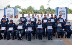 Reconoce Ana Paty peralta trayectoria ejemplar de policías en retiro