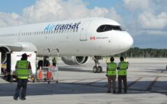 Aterriza Air Transat en Tulum