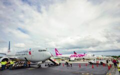 Casa llena en el aeropuerto de Cozumel: el gobierno de Chacón da la bienvenida con mariachis