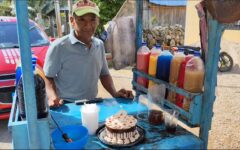 Álvaro «Paxin» Uc Cáceres celebra sus 57 años compartiendo granizados con la comunidad de José María Morelos