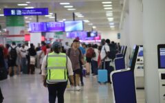 Aeropuerto de Cancún lidera el tráfico aéreo doméstico pese a un descenso anual en pasajeros