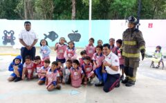 Capacita Bomberos de Cancún a niños de preescolar en materia de prevención