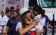 Recorre Mara Lezama, caravanas médicas móviles acercando servicios gratuitos a habitantes de Tulum