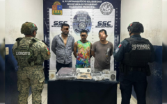 Caen tres sujetos con armas y droga en Playa del Carmen