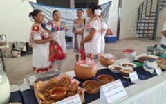 Impulsan usos y costumbres mayas