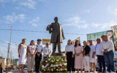 Mary Hernández encabeza homenaje por el 219 aniversario del natalicio de Benito Juárez en Felipe Carrillo Puerto