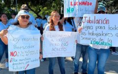 Regreso parcial a clases en Quintana Roo en medio de protestas magisteriales