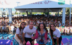 Mara Lezama festeja en Tulum el Día de la Niña y el Niño con Tatiana ante más de ocho mil asistentes