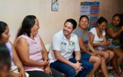 Renán Sánchez promueve el empoderamiento de las mujeres en el Fraccionamiento Villas del Sol en Playa del Carmen