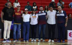 Apoya Ana Paty Peralta a El Calor de Cancún Femenil en su debut en casa