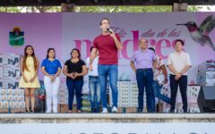 Mamás de Tulum son consentidas en grande en su día