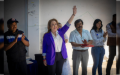 Se reúne ministra con universitarios