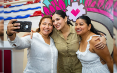 Estefanía Mercado celebra a las mamás trabajadoras del Ayuntamiento, “el corazón de las familias y de Playa del Carmen”