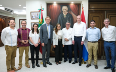 Mara Lezama y embajador de Países Bajos, Wilfred Mohr analizan proyecto del Centro Integral de Saneamiento y Economía Circular