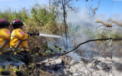 Ayuda lluvia a sofocar incendio