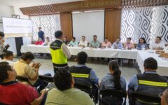 Gobierno de Estefanía Mercado hace equipo con empresas de servicios públicos y privados para poner orden y cuidar Playa del Carmen