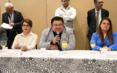 Chacón propone alianza nacional de municipios con puerto de cruceros