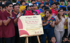 Mara Lezama entrega campo de fútbol renovado en la Secundaria Técnica No. 2 de Chetumal