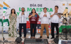 Blanca Merari festeja a las y los maestros de Puerto Morelos