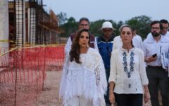 Recorre Claudia Sheinbaum y Mara Lezama nuevo Hospital General de FCP, en el corazón de la Zona Maya