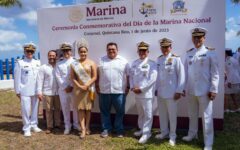 Cozumel conmemora el Día de la Marina Nacional con ceremonia cívica y homenaje en altamar