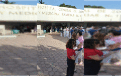 Protestan trabajadores de hospital del IMSS