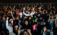 Gobierno de Estefanía Mercado comparte función especial de cine con familias playenses