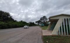 Personas armadas y sin uniforme presuntamente revisaban vehículos en tramo carretero JMM–Dziuché; autoridades investigan