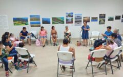 Conmemora la FPMC el Día Mundial de Tejer en Público