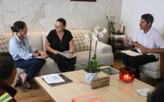 Ana Paty Peralta facilita atención de cancunenses en Palacio Municipal
