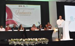 Atestiguan autoridades ceremonia de graduación de bachilleres de Puerto Morelos