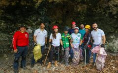 Junto a voluntarios, Ana Paty Peralta pone ejemplo de conservación de cenotes en Cancún