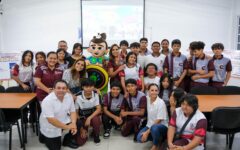 Mara Lezama entrega domo a 911 alumnas y alumnos de la secundaria técnica “Ikal” de Cancún
