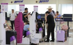 Cancún mantiene alto dinamismo aéreo: 484 operaciones programadas para hoy
