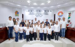 Ana Paty Peralta arropa a participantes del “XVII Cabildo Infantil por un día” 2025