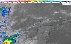 Clima caluroso y chubascos con actividad eléctrica para Quintana Roo