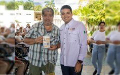 Entregan tarjetones vehiculares a personas con discapacidad