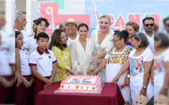 Ana Paty Peralta y ciudadanos celebran a Cancún