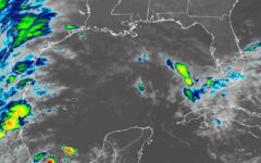 Onda tropical dejará calor y lluvias aisladas en Quintana Roo