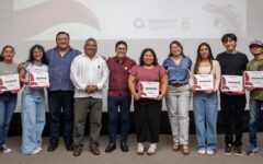 Entregan estímulos económicos a jóvenes del Programa Delfín 2026