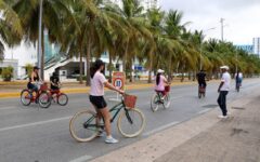 Familias disfrutan una nueva edición del “Paseo Cancunense”